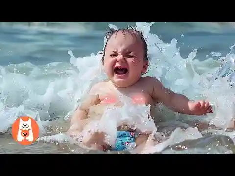 ⛱ Bebés Más Divertidos en la Playa | Videos de risa